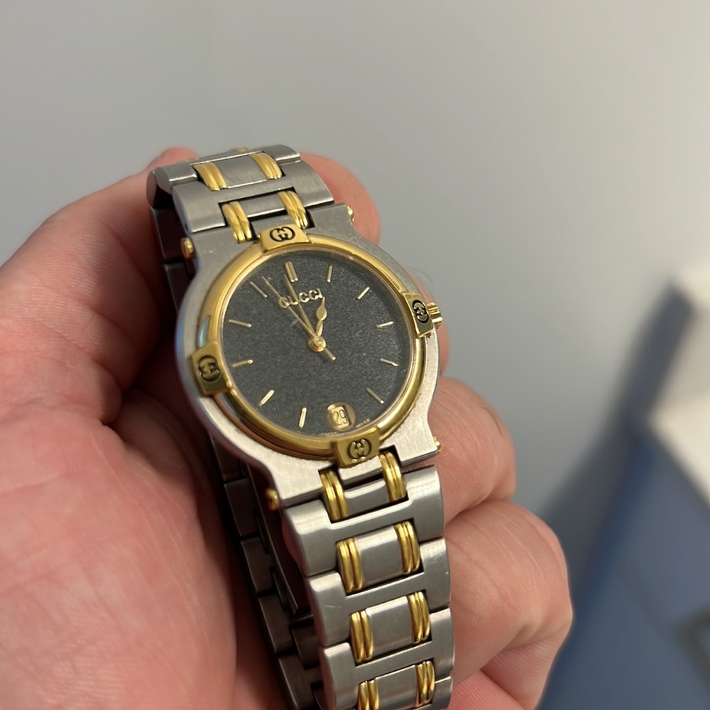 Gucci 9000M watch (silver & gold) UNISEX - Picture 2 of 5